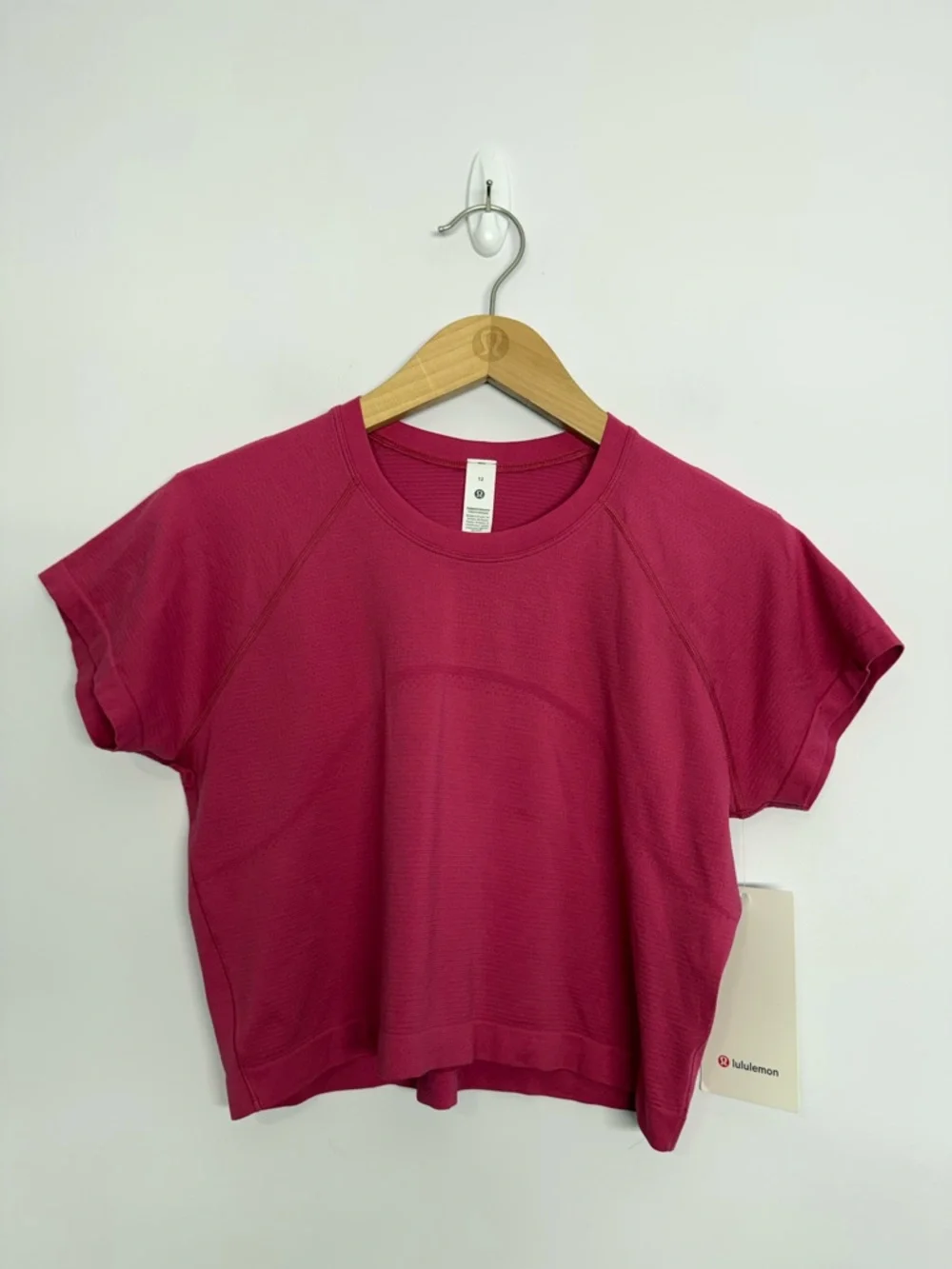 Lululemon Swiftly Tech Cropped Short-Sleeve Shirt Raspberry Coulis Sz 12 NWT - Picture 1 of 3